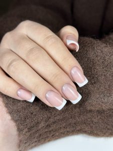 Paznokcie kwadrat french